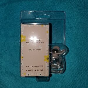 Marc Jacobs Daisy